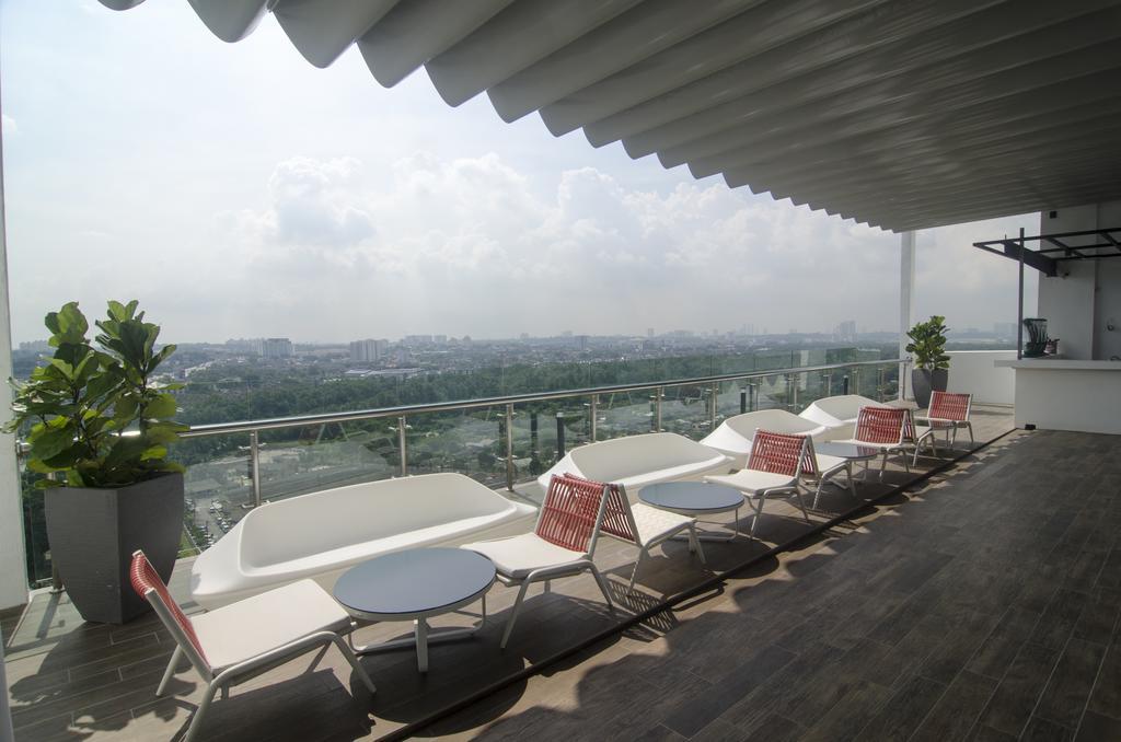 Amerin Hotel Джохор-Бару Экстерьер фото
