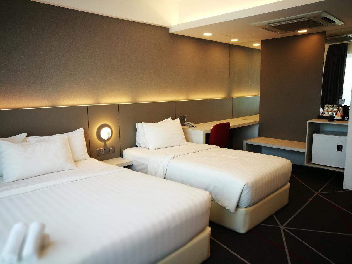 Amerin Hotel Джохор-Бару Экстерьер фото