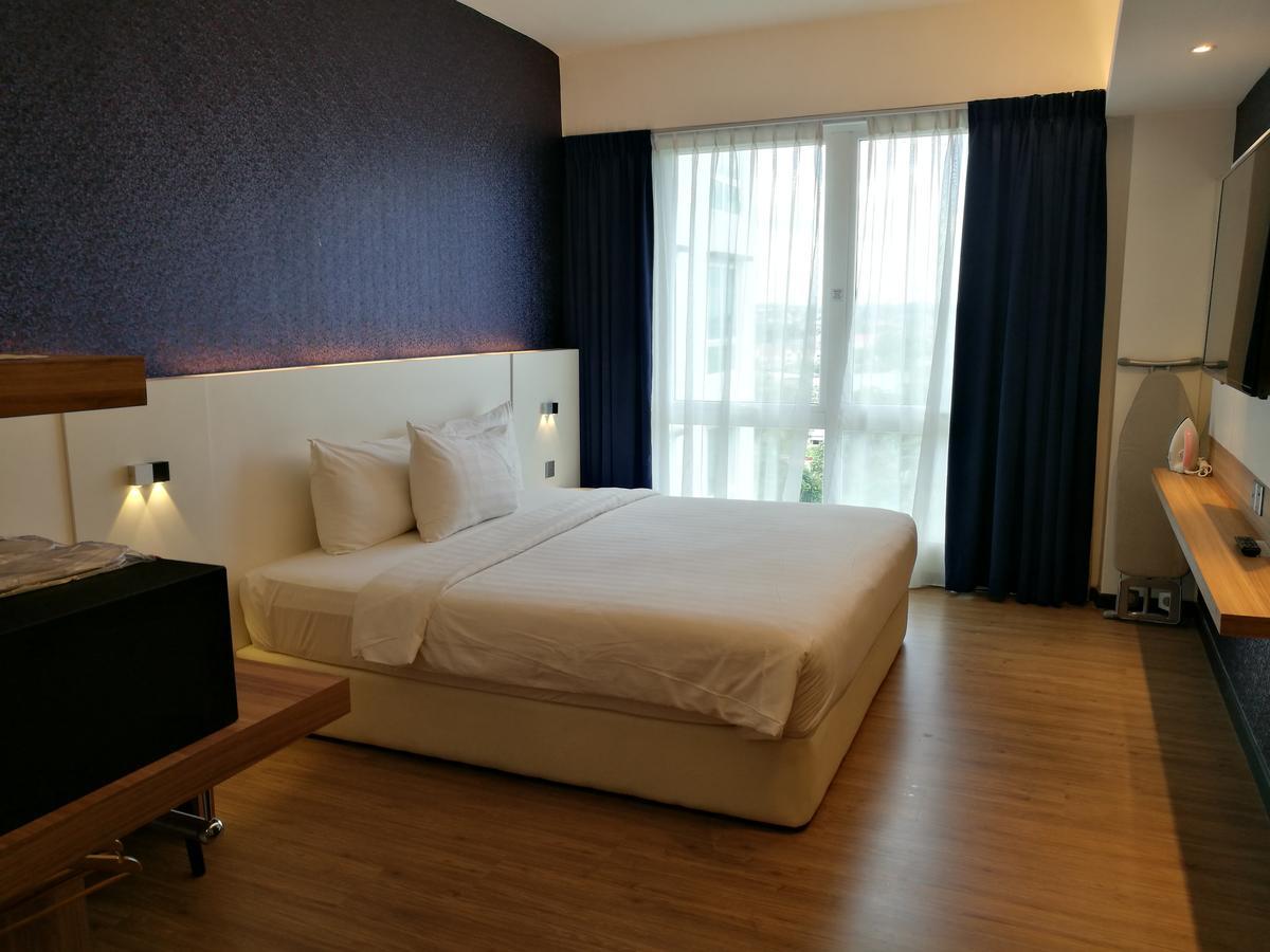 Amerin Hotel Джохор-Бару Экстерьер фото